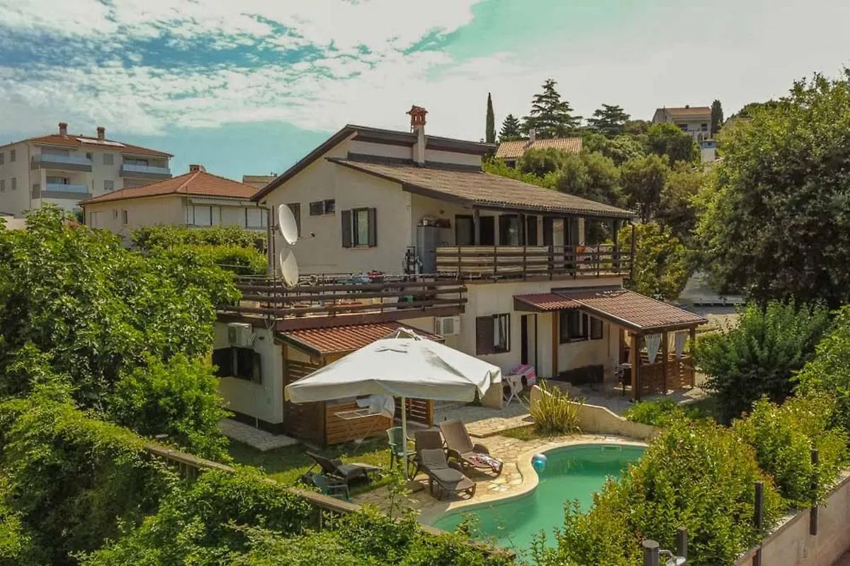 Guest house Apartments And Rooms With A Swimming Pool Pjescana Uvala, Pula - 19690 Croatia