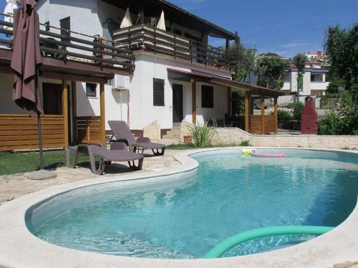 Apartments And Rooms With A Swimming Pool Pjescana Uvala, Pula - 19690 Guest house