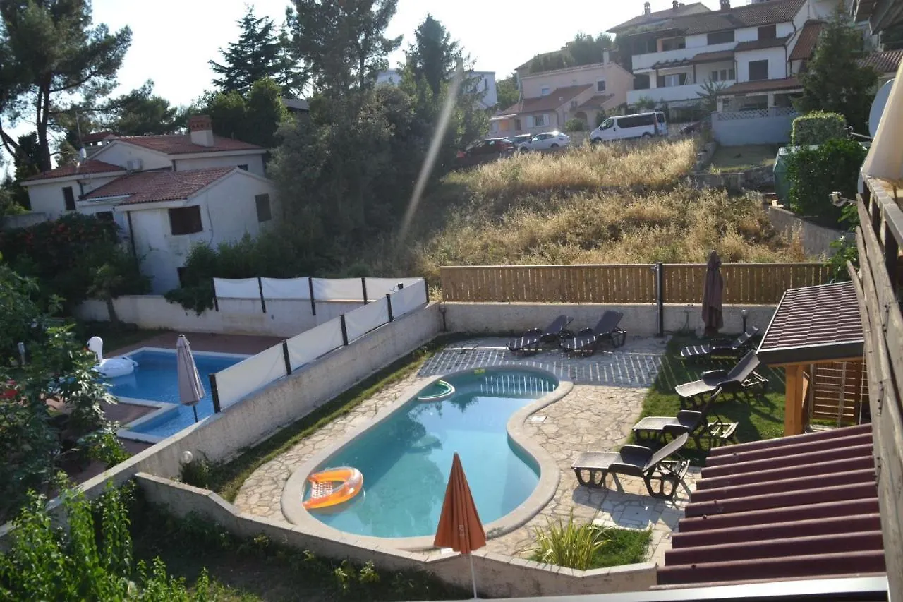 Guest house Apartments And Rooms With A Swimming Pool Pjescana Uvala, Pula - 19690
