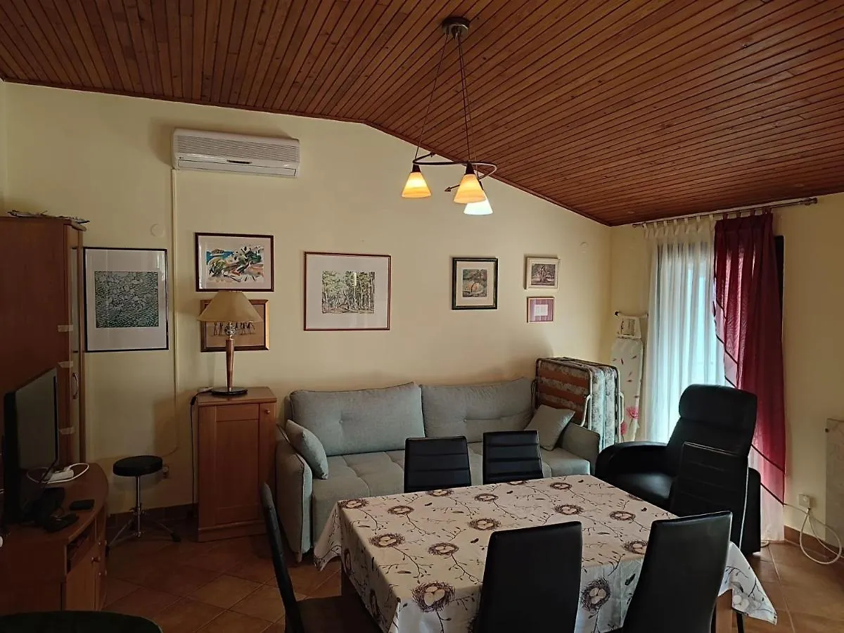 Apartments And Rooms With A Swimming Pool Pjescana Uvala, Pula - 19690 Guest house